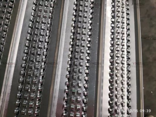 مواد بناء مضادة للتآكل شبكة صفيحة فولاذية مجلفنة ذات أضلاع عالية