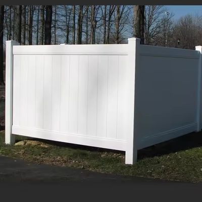 الحاجز الخارجي المقاوم للنار البلاستيكي الأبيض الفينيل PVC سد الخصوصية للحديقة الخلفية الزخرفية
