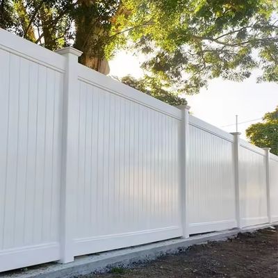 الحاجز الخارجي المقاوم للنار البلاستيكي الأبيض الفينيل PVC سد الخصوصية للحديقة الخلفية الزخرفية