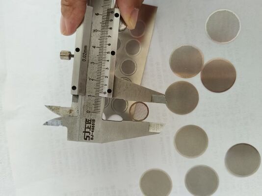 لا توجد حفرة طحن كيميائي 1mm SS304 حفر شبكة فلتر قرص