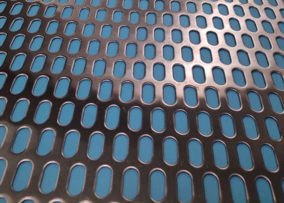 لوحات حديدية ذات فتحة ثقيلة مثقوبة