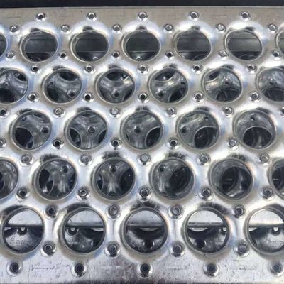 ضد الانزلاق Perf O عقدة مؤخرة السلامة الشريط لوحة 1.5-6mm