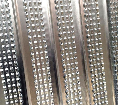 مواد بناء مضادة للتآكل شبكة صفيحة فولاذية مجلفنة ذات أضلاع عالية