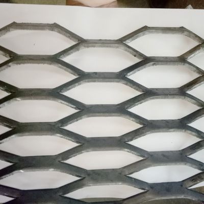 شبكات معدنية حديدية موسعة مرتفعة للخدمة الشاقة مقاس 4x8 من الفولاذ