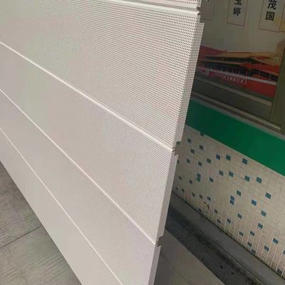 صفيحة معدنية مسموحة من الألومنيوم الأسود للحائط الستار 1.8mm