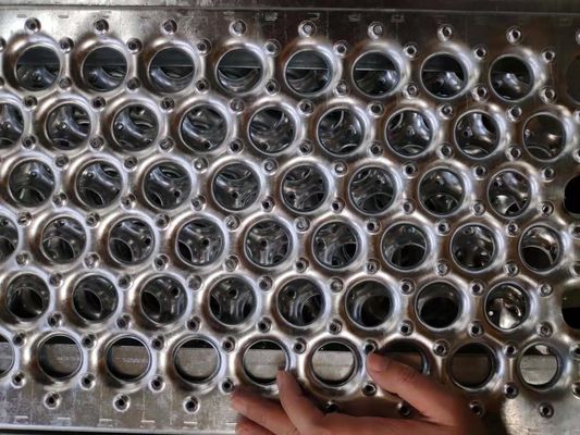 الحديد المقاوم للصدأ 3mm حفرة مستديرة شبكة السلامة للممرات السطح
