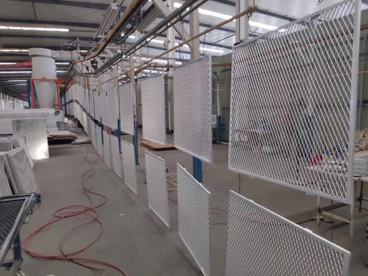 طلاء مسحوق أبيض اللون شبكة معدنية موسعة للجدار واجهه
