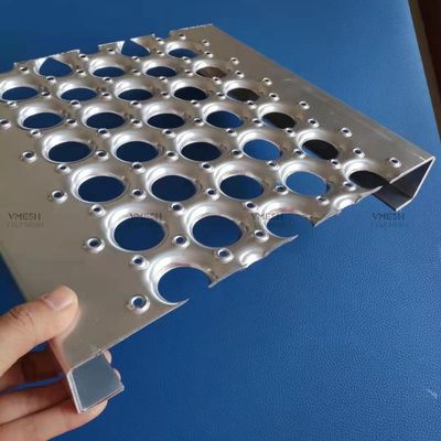 شباك الأمان من الألومنيوم مع الثقوب المستديرة لأطراف الممرات