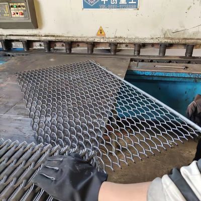 3mm سمك مسحوق مغلفة وظيفة ثقيلة توسيع شبكة معدنية نافذة غطاء جيدا
