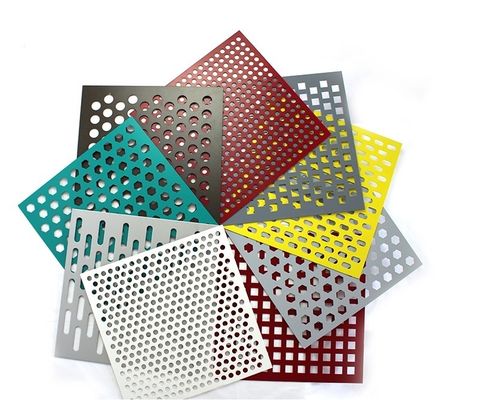 PVDF المعمارية حجم 1500 * 2500mm ورقة شبكة معدنية مثقبة