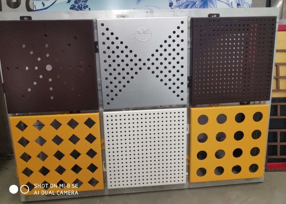 جدار ستارة للواجهة شبكة معدنية مثقبة 10٪ -50٪ منطقة مفتوحة OEM ODM