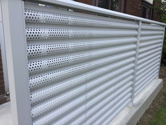 Decortaion 1.5mm 2mm الفولاذ المقاوم للصدأ شبكة معدنية مثقبة لفواصل الغرفة